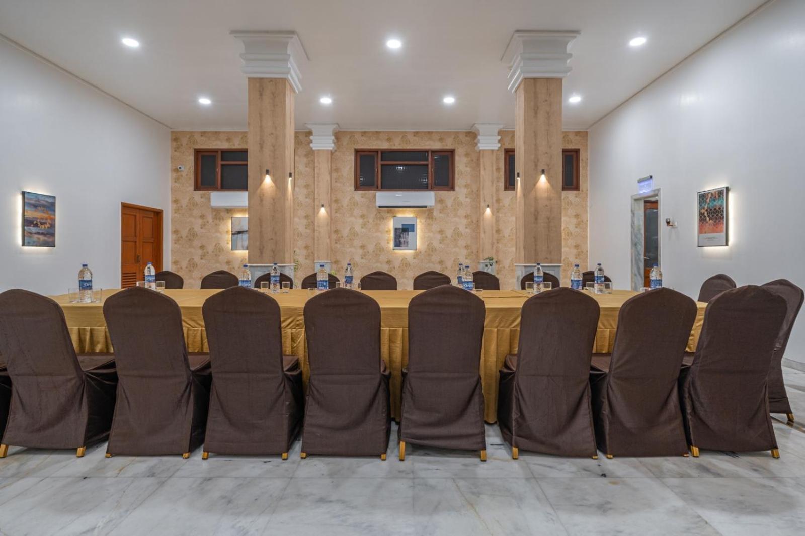 Hotel Apex سورات المظهر الخارجي الصورة