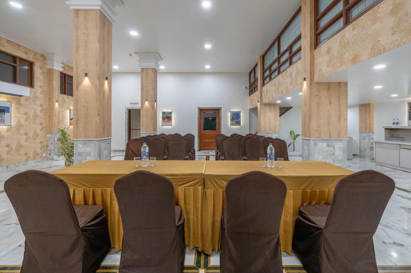 Hotel Apex سورات المظهر الخارجي الصورة