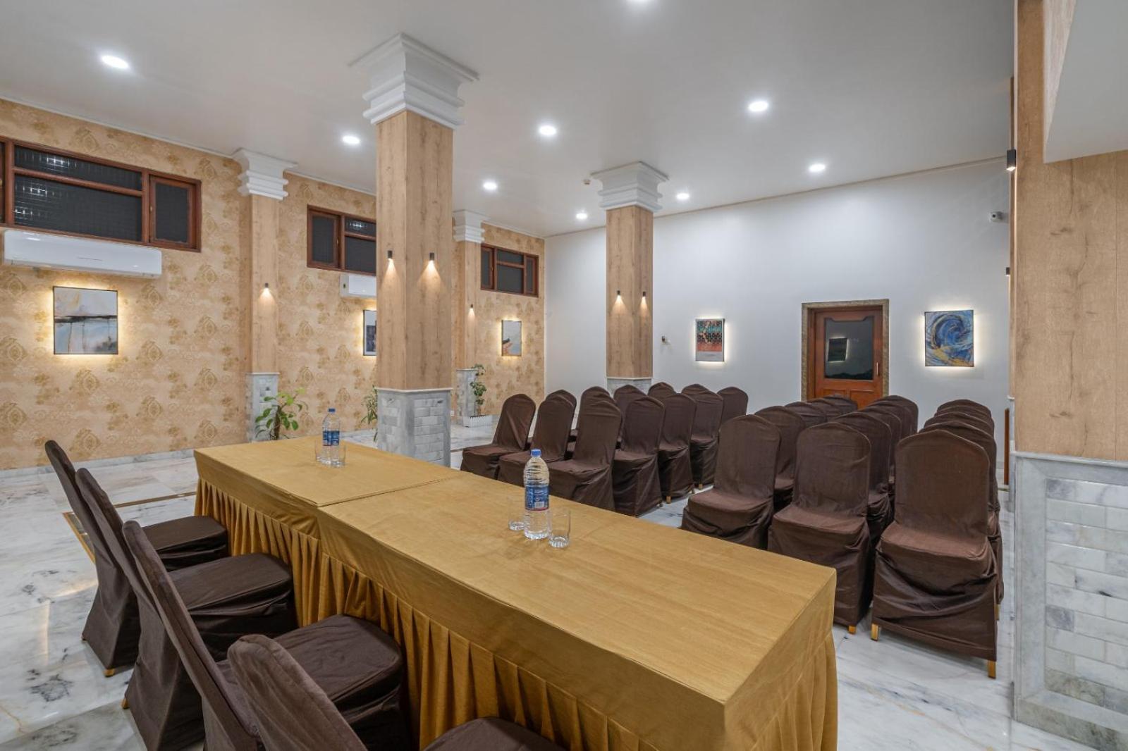 Hotel Apex سورات المظهر الخارجي الصورة