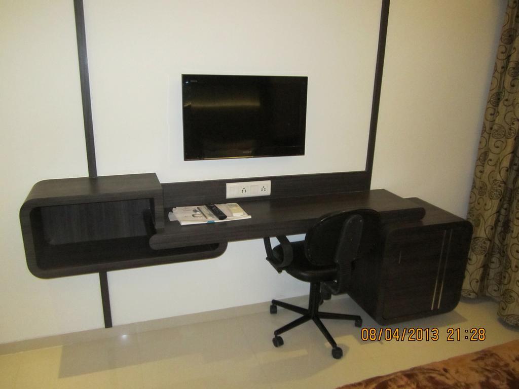 Hotel Apex سورات المظهر الخارجي الصورة