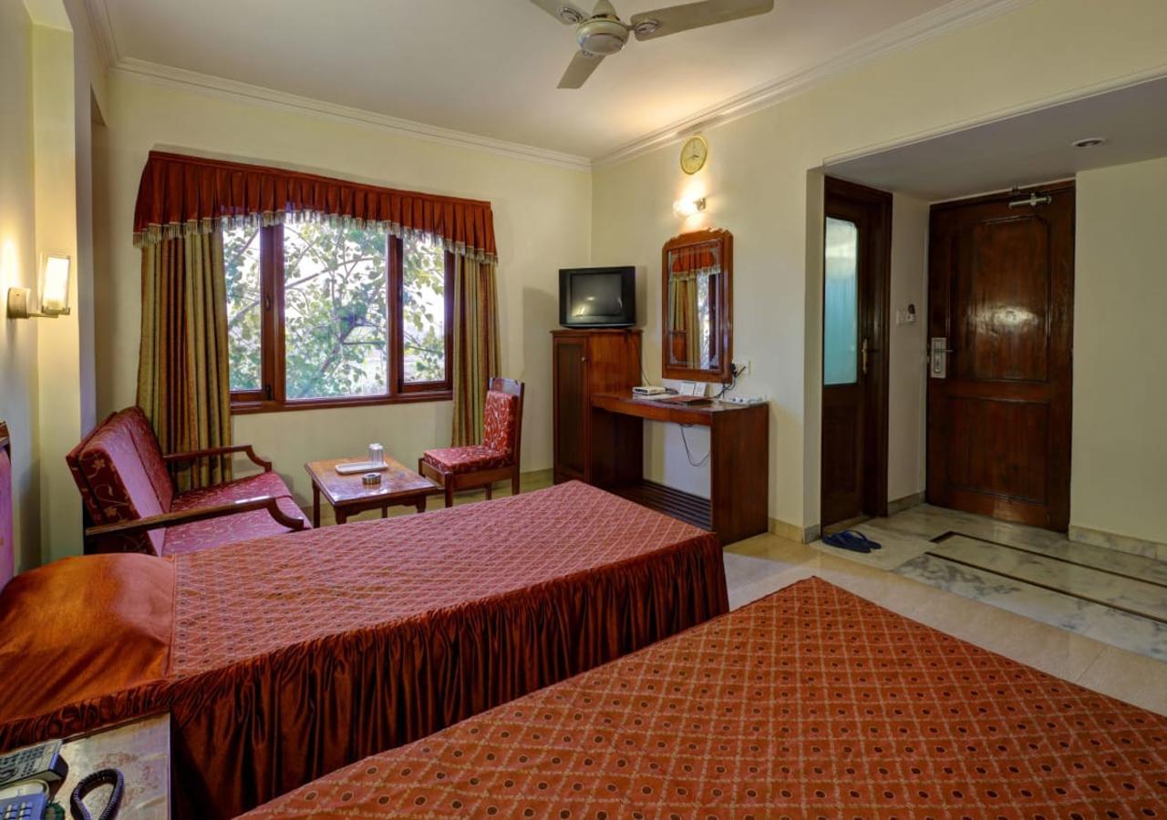Hotel Apex سورات المظهر الخارجي الصورة