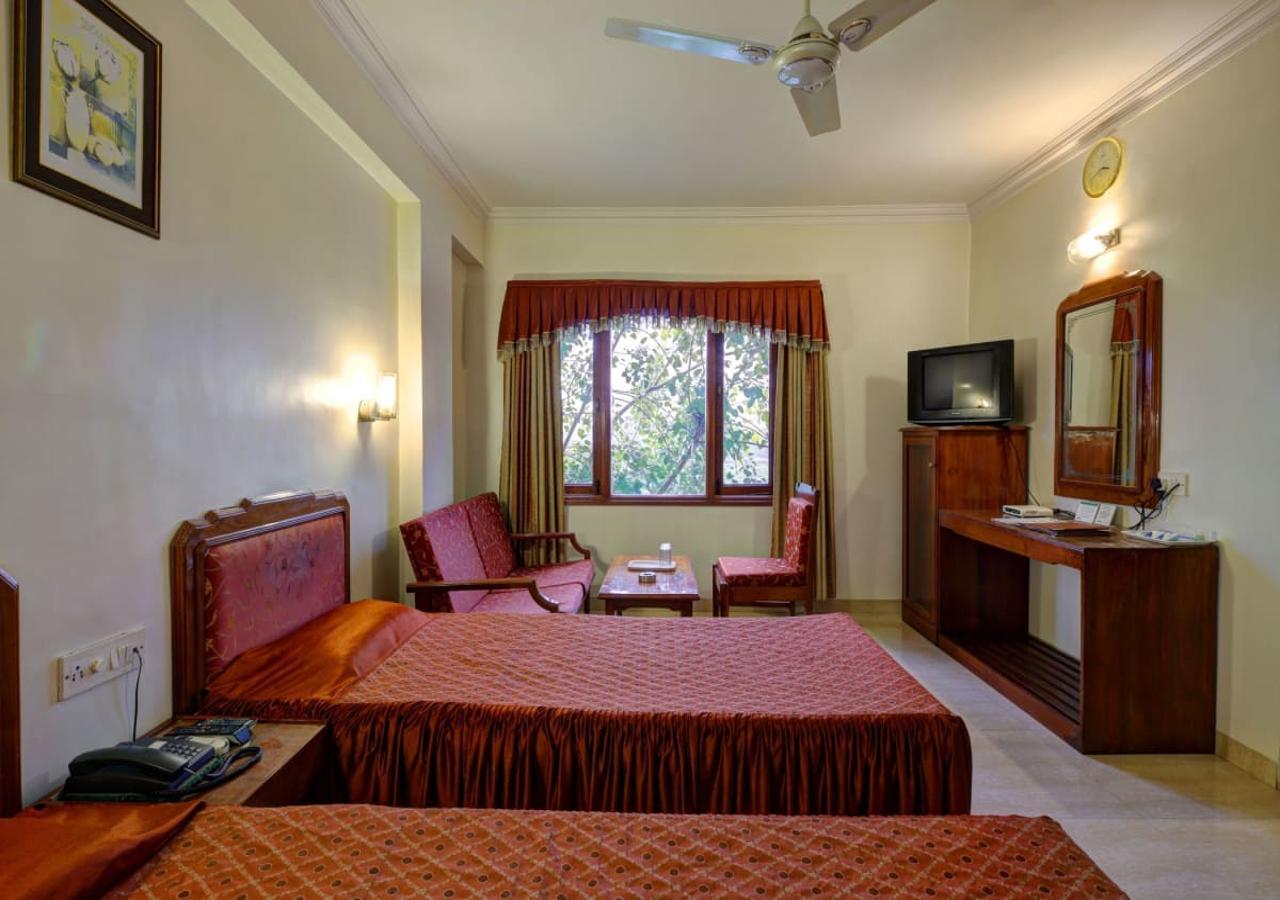 Hotel Apex سورات المظهر الخارجي الصورة